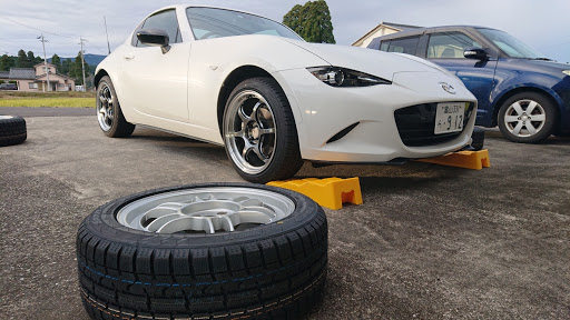 タイヤ交換の費用はどれくらい 安くするための方法とは Cartuneマガジン