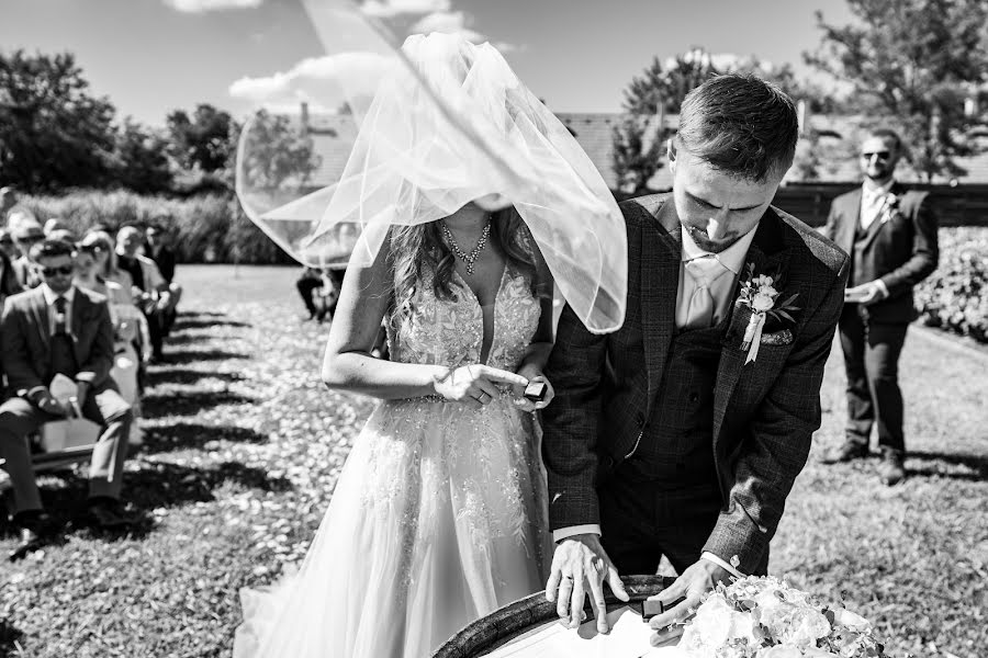 結婚式の写真家Péter Győrfi-Bátori (purephoto)。2022 7月6日の写真