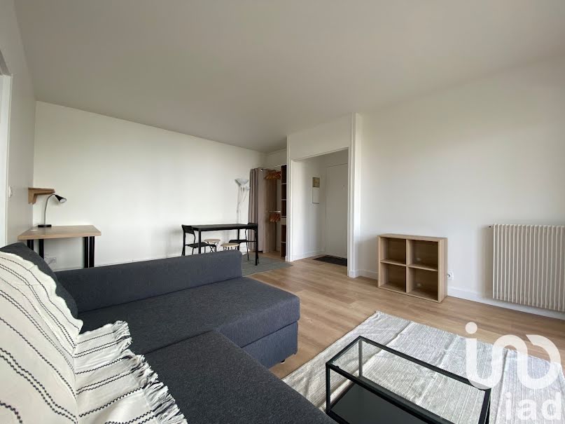 Location meublée appartement 2 pièces 49 m² à Orsay (91400), 1 190 €