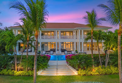 House with pool and garden 2