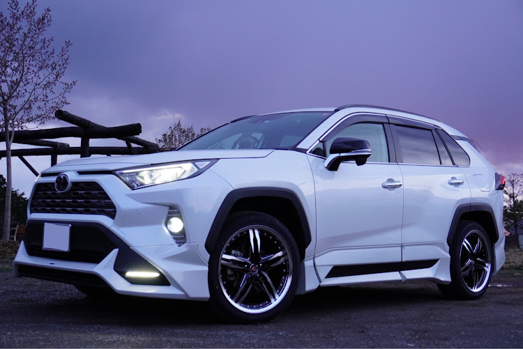 RAV4のICE BOXさんが投稿したカスタム事例の投稿画像2枚目