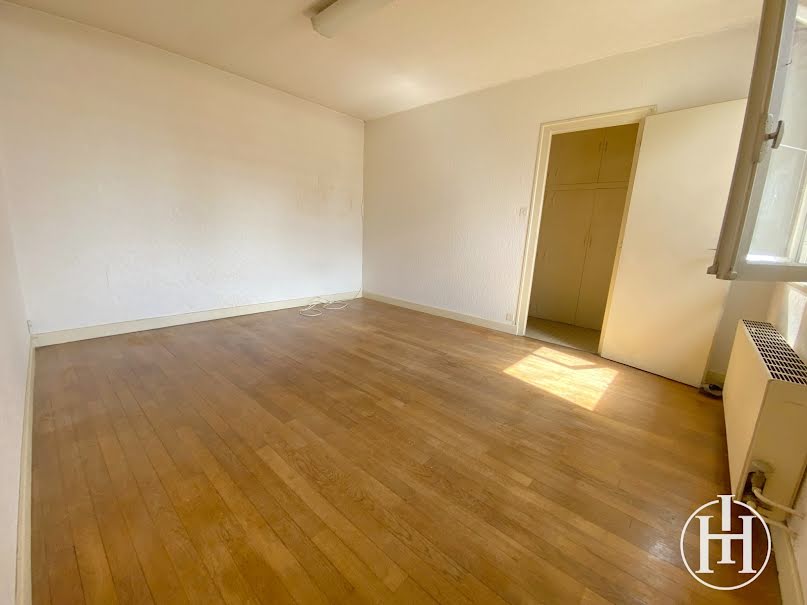 Vente appartement 2 pièces 43 m² à Saint-Amand-Montrond (18200), 31 000 €