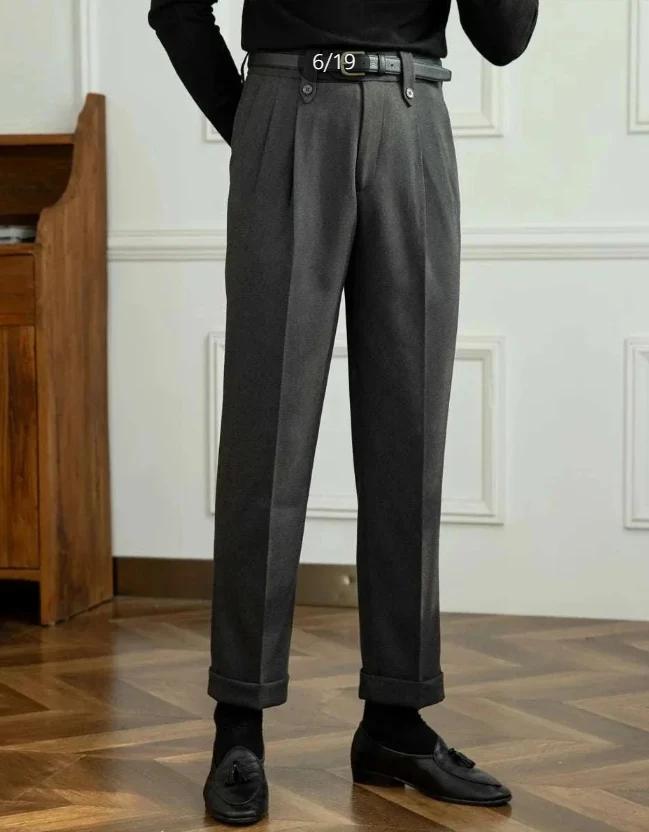 Straight High-Waist Casual Trousers for women. Comfortable and stylish pants, perfect for everyday wear. Enhances your f