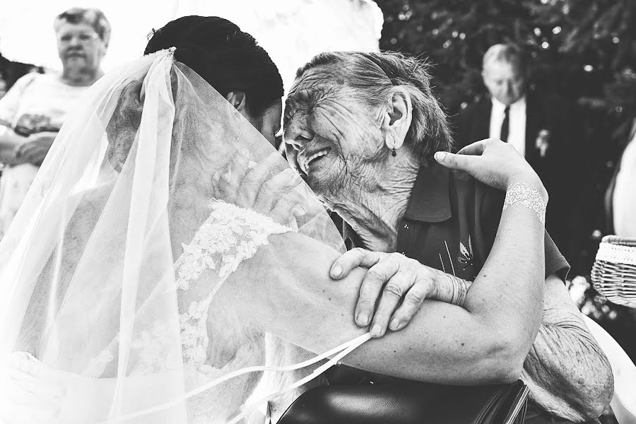 Fotografo di matrimoni Robert Sallai (sallai). Foto del 19 aprile 2018