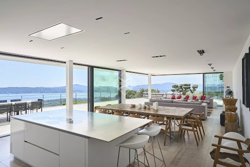 Villa avec piscine et terrasse 5