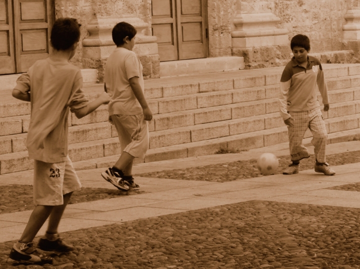 Come una volta...partitella in strada di lana