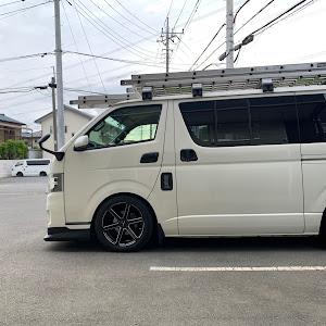 ハイエースバン TRH200V