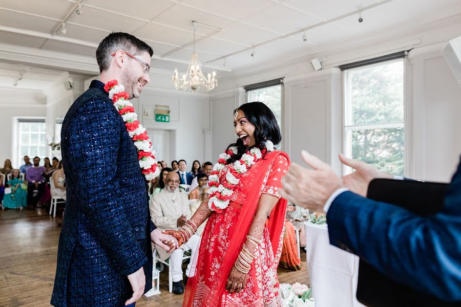 Fotografo di matrimoni Genevieve H (queenbeaphotos). Foto del 27 settembre 2023