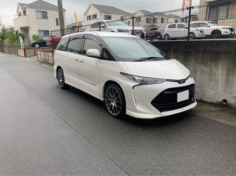 エスティマのホイール交換・レイズホムラ2×7・車高調いれたいに関するカスタム事例の投稿画像3枚目