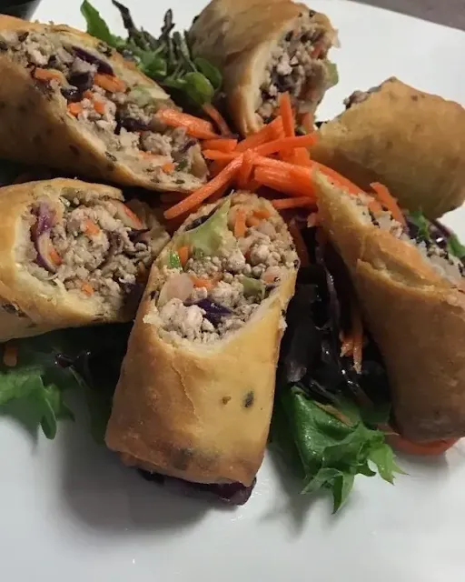 Chicken Spring Roll (8 Pcs)