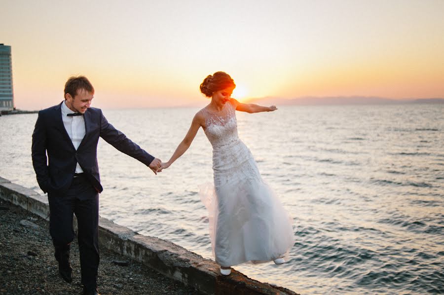 Wedding photographer Aleksandr Khom (sipmyocean). Photo of 21 February 2015