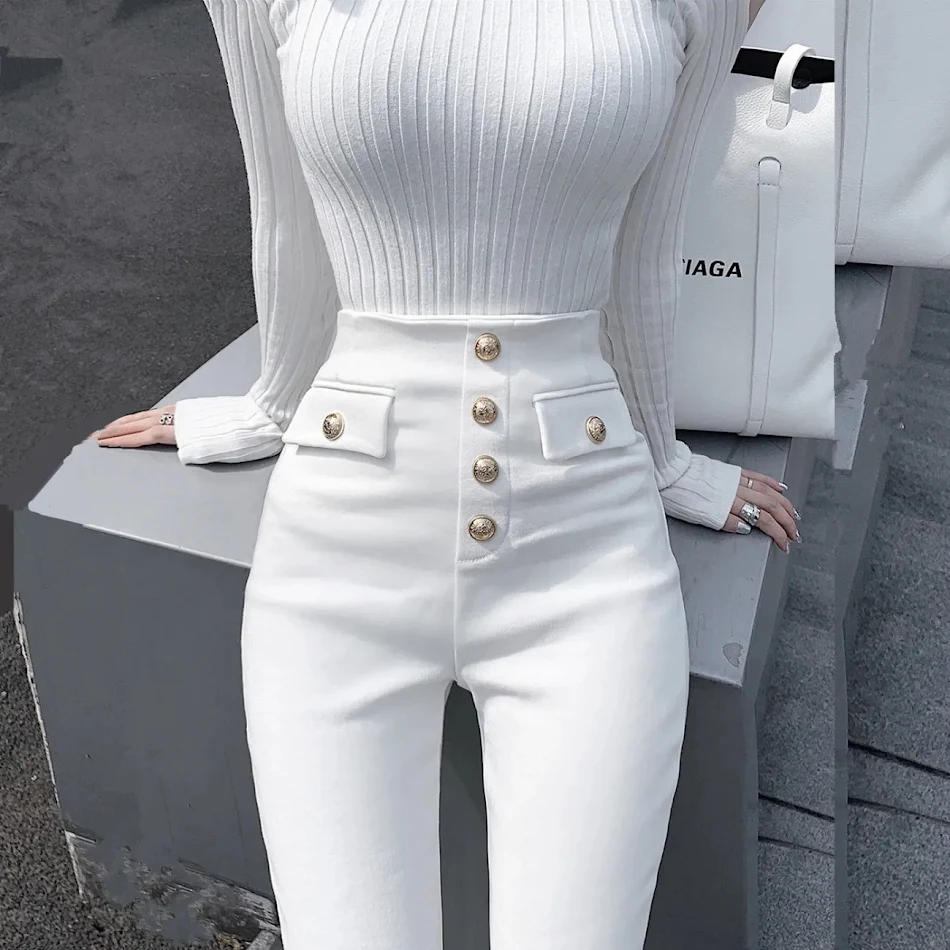 Jean skinny femme style coréen, taille haute, élastique, coupe ajustée, finitions parfaites pour une silhouette élégante et confortable.