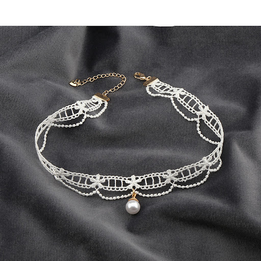 Title 4, Lace flower necklace