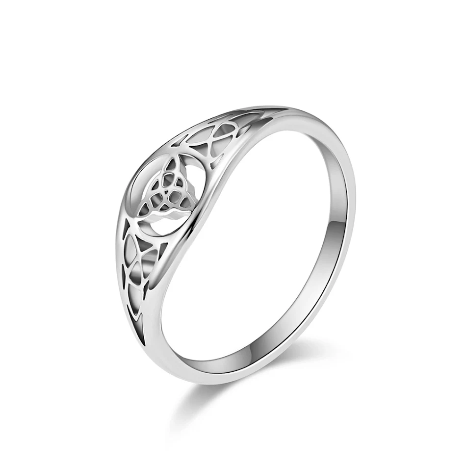 Bague Viking avec Nœud Triangle Creux en Acier Titane Résistante et Élégante, Design Unique et Durable, Idéale pour un Style Viking Authentique et Quotidien.