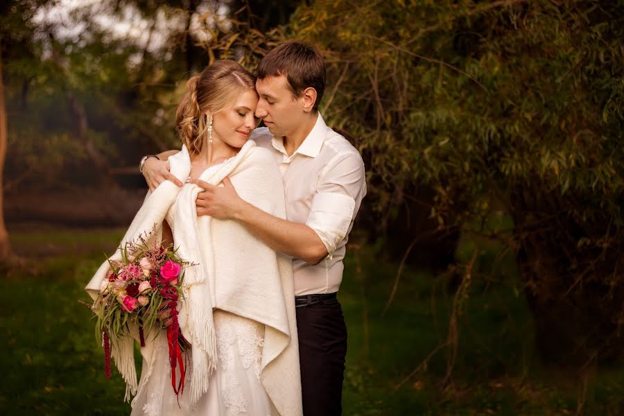 Wedding photographer Anastasiya Chernyshova (1fotovlg). Photo of 17 April 2017