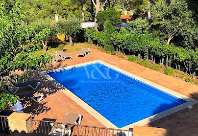 Villa with pool 4