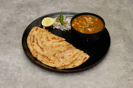 Lachha Paratha With Chole