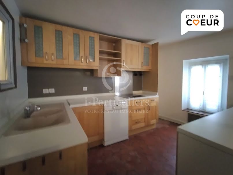 Vente appartement 4 pièces 105 m² à La Ville-du-Bois (91620), 165 000 €