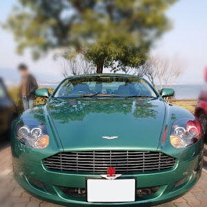 DB9 クーペ