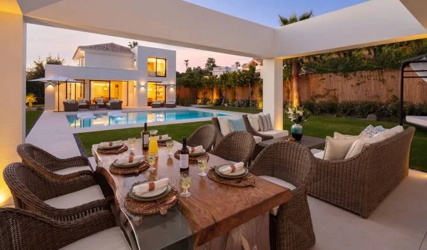 Villa with pool and garden Marbella