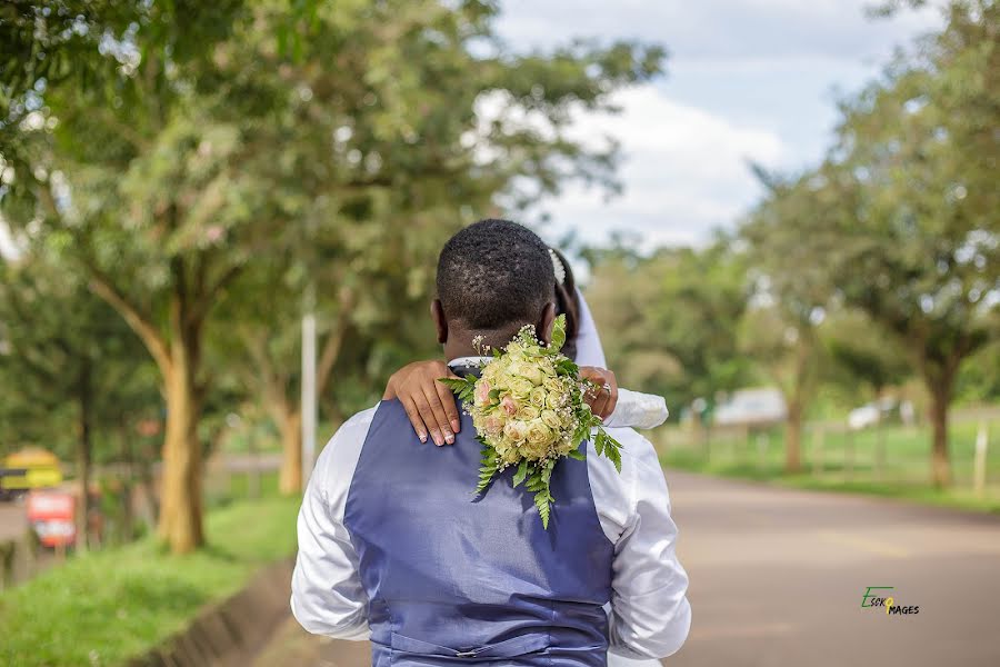 Fotografo di matrimoni Esckodata Amon Mbaaga (escko11). Foto del 24 novembre 2019