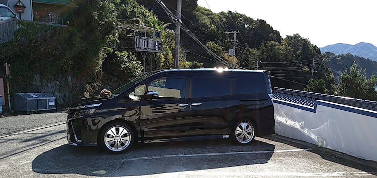 ヴォクシーの洗車・海と愛車・自然と愛車に関するカスタム事例の投稿画像2枚目