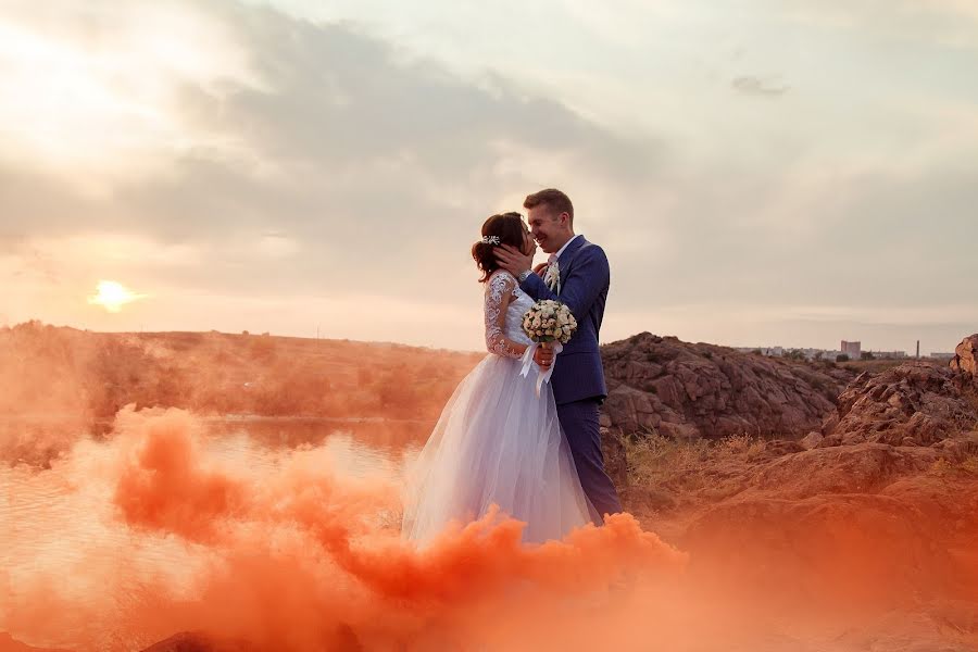 Fotografo di matrimoni Yana Novickaya (novitskayafoto). Foto del 2 ottobre 2019