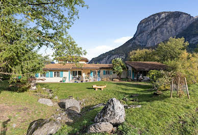 House with garden and terrace 3