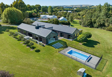 House with garden and terrace 10