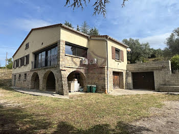 villa à Saint-Paul-le-Jeune (07)