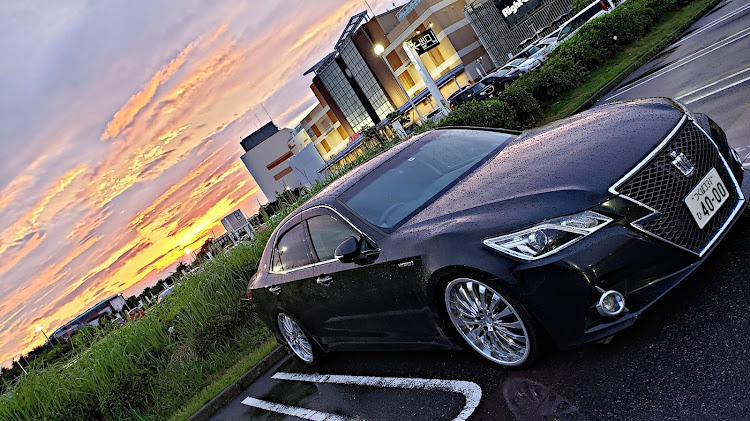 クラウンアスリートのsunset・曇り空・夕焼けに関するカスタム事例の投稿画像1枚目