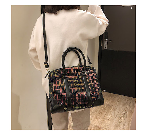 Title 21, Bolsa crossbody vintage xadrez, ideal para mulh...