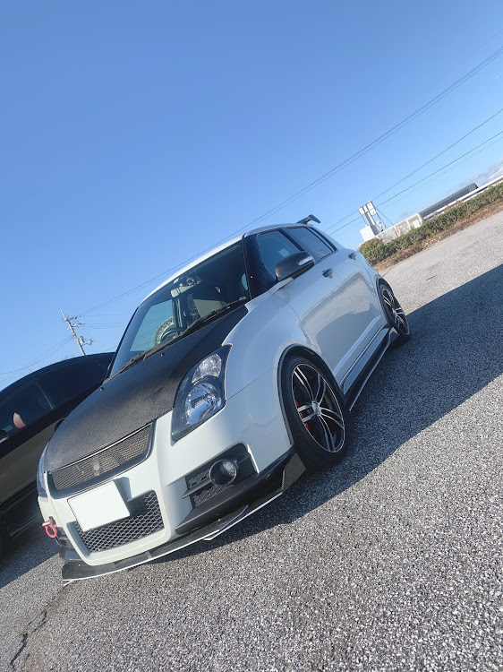 N YUUKIさんが投稿したzc31s・スイフトスポーツ・愛車・SUZUKI・今年もあとわずかに関するカスタム事例の投稿画像1枚目