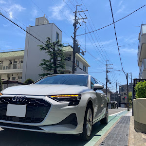 A3 セダン 30TFSI