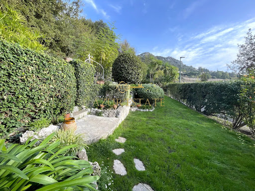 Villa with garden and terrace 3