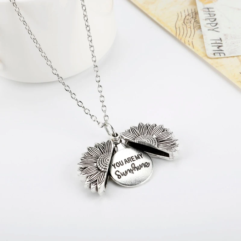 Title 11, Zonnebloem ketting met dubbele letter gepersona...