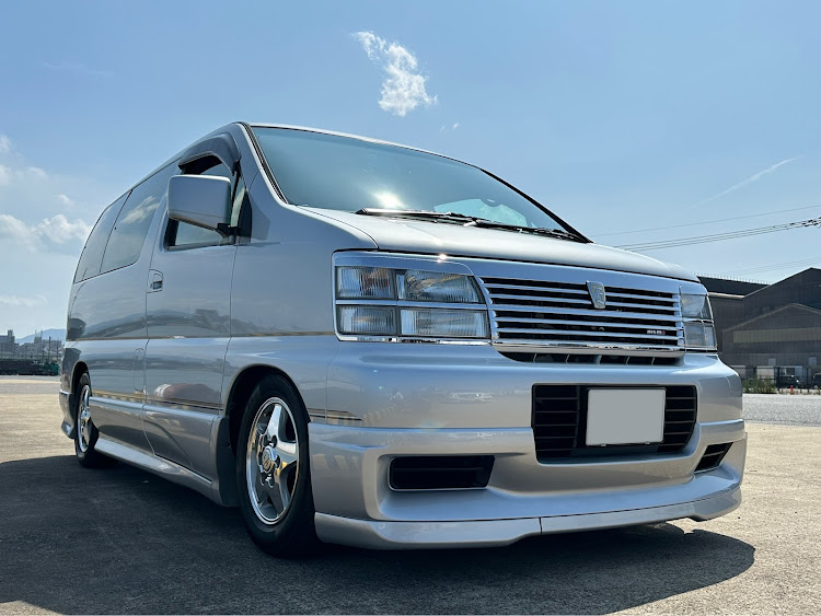 Eクラス セダンの梅雨の晴れ間・ローダウン・古いエルグランド・洗車・ドライブに関するカスタム事例の投稿画像3枚目