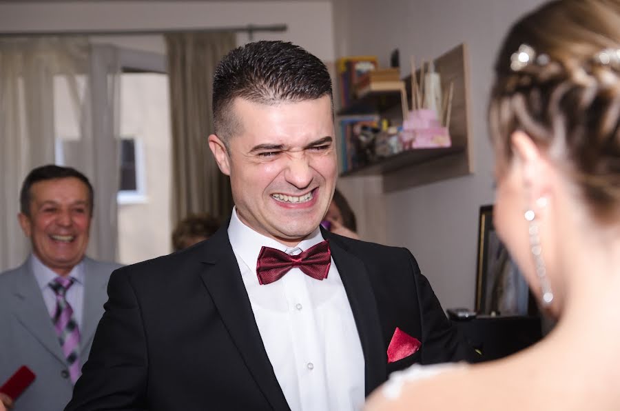 Fotógrafo de casamento Bojan Sučević (brankaandbojan). Foto de 9 de julho 2017