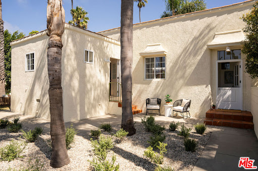 Maison avec jardin 1