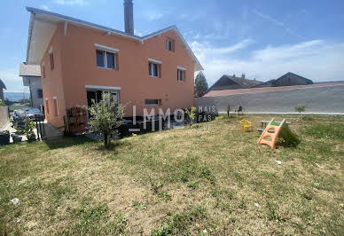 Maison avec jardin et terrasse 1