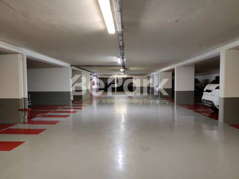 Location  parking  12 m² à Saint-Maurice (94410), 84 €