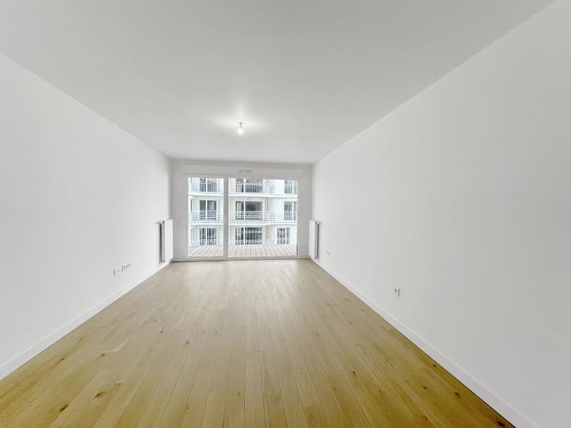 Location  appartement 3 pièces 63.9 m² à Clichy (92110), 1 675 €