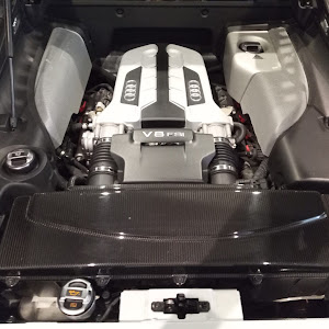 R8 クーペ