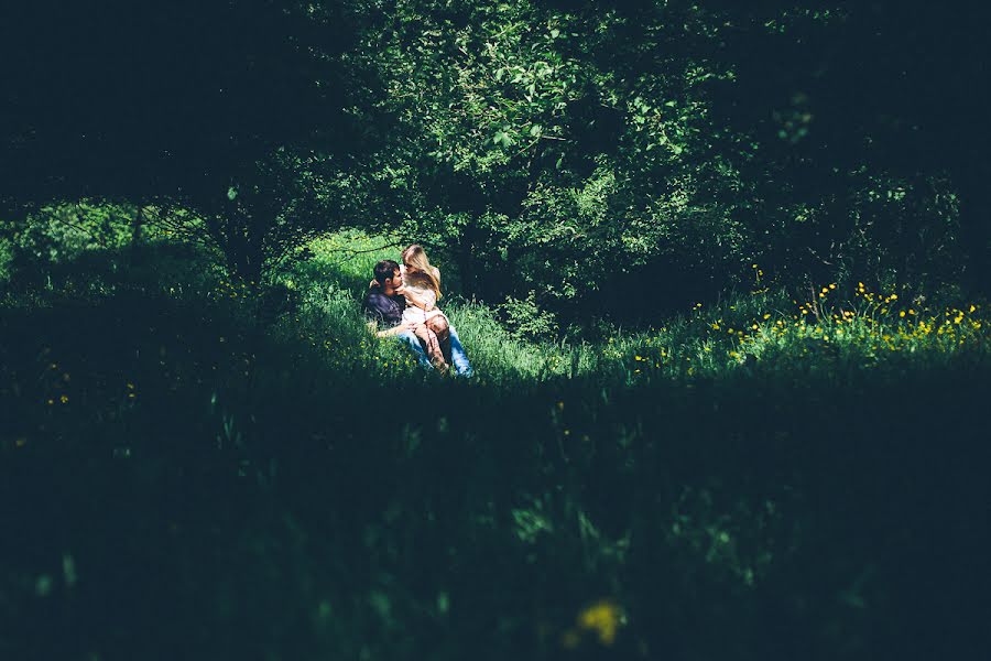 Fotógrafo de casamento Emil Doktoryan (doktoryan). Foto de 5 de maio 2014