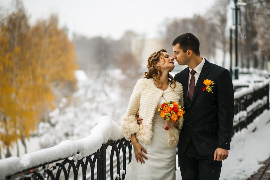 Wedding photographer Ilya Kolesov (honeyilya). Photo of 12 January 2015