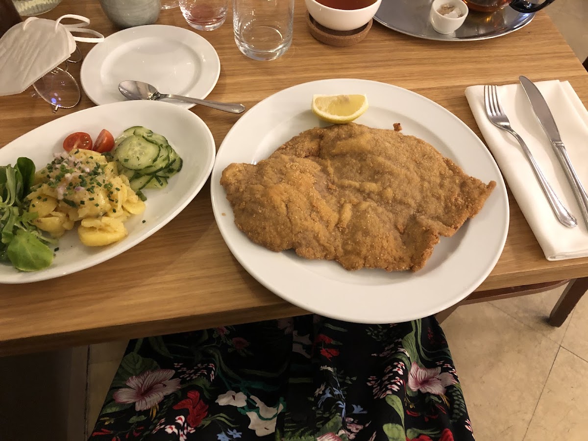 Gf schnitzel that came with potato salad. All was delicious!