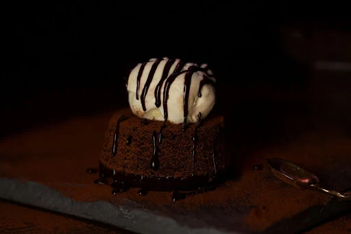 Choco Lava Fudge Cake with Ice Cream