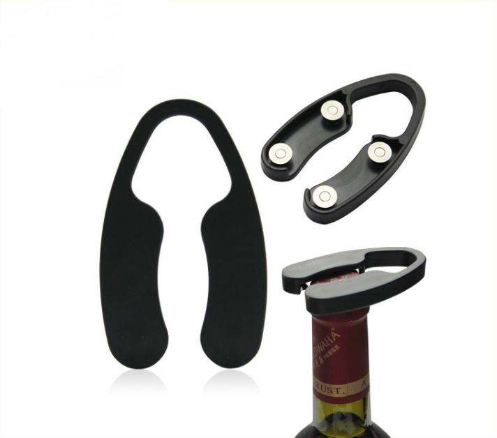 Red wine foil cutter Easily and safely open wine bottles with this paper cutter. Elegant tool for removing the foil from