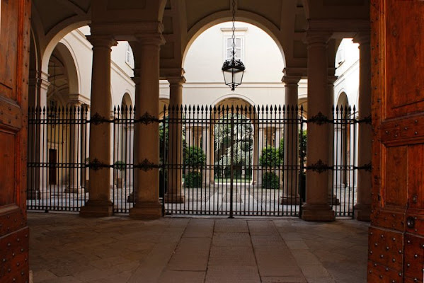 Entrata a palazzo di roberto