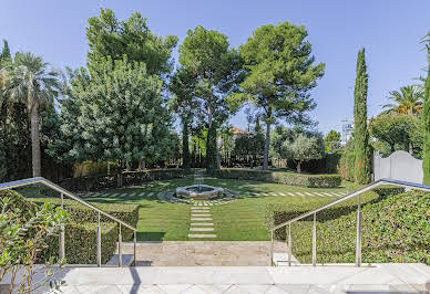 House with pool and garden 3